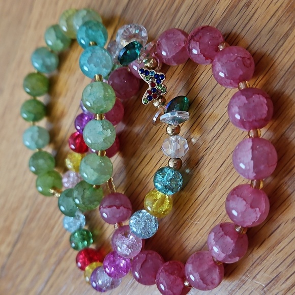 Multicolor Stackable Beaded Bracelet Set With Butterfly Charm - Picture 2 of 2